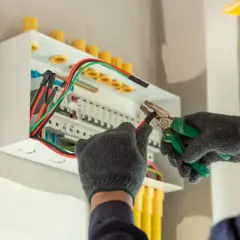 Ile zarabia elektryk w Norwegii? Fakty, które Cię zaskoczą