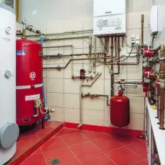 Czy rozdzielnia elektryczna może być w kotłowni? Sprawdź przepisy i zasady bezpieczeństwa