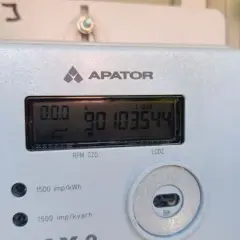 Cyfrowy licznik energii elektrycznej APATOR. Numer 90103544 pomoże Ci jak odczytać licznik prądu Tauron.