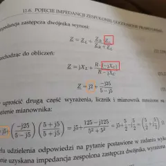 Wzór na impedancję zespoloną dwójnika: Z = jXL + R(-jXc)/(R-jXc). Obliczenia pokazują, jak uzyskać wynik.