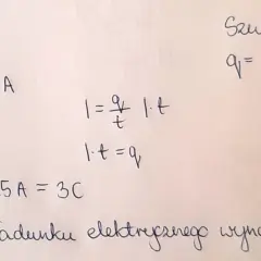 Obliczenia fizyczne: czas 120s, natężenie prądu 0,025A. Wartość ładunku elektrycznego wynosi 3C.