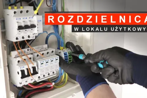 Czy można zabudować skrzynkę elektryczną? Poznaj ważne zasady i porady