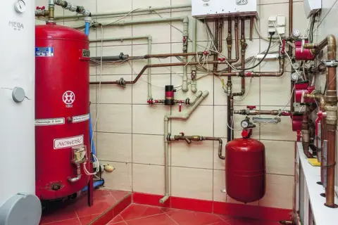 Czy rozdzielnia elektryczna może być w kotłowni? Sprawdź przepisy i zasady bezpieczeństwa