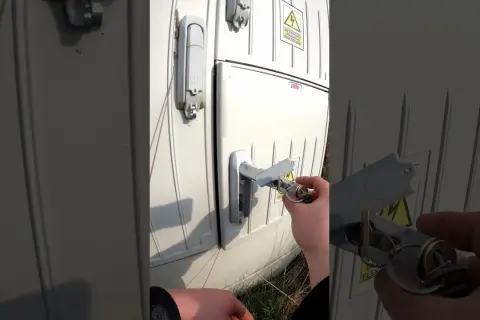 Jak otworzyć skrzynkę elektryczną bez klucza i uniknąć problemów