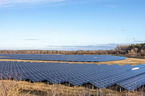 Fotowoltaika 50 kW ile wyprodukuje – co musisz wiedzieć o produkcji energii
