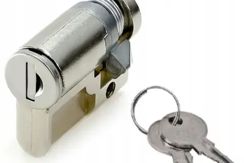 Jaką wkładkę do skrzynki elektrycznej wybrać, aby uniknąć problemów?