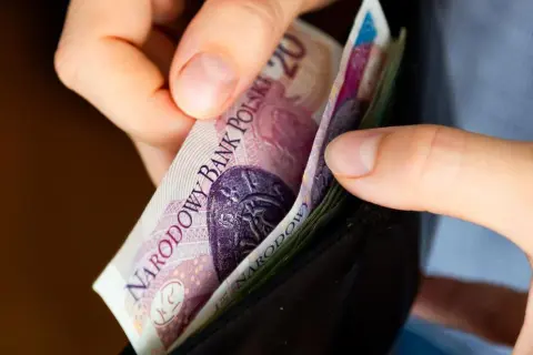 Ile zarabia elektryk za granicą? Zaskakujące różnice w wynagrodzeniach