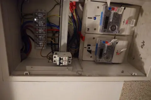 Jaką skrzynkę na licznik elektryczny wybrać, aby uniknąć problemów?