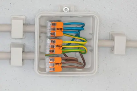 Wlz co to? Instalacja elektryczna złączkami WAGO 221.