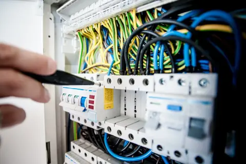 Aparatura modułowa do Twojego projektu rozdzielnicy. Jak je wybierać?