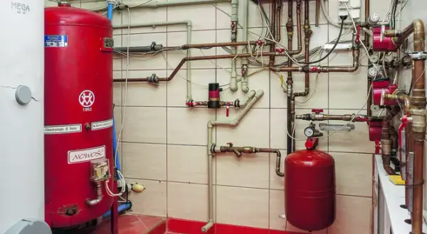 Czy rozdzielnia elektryczna może być w kotłowni? Sprawdź przepisy i zasady bezpieczeństwa