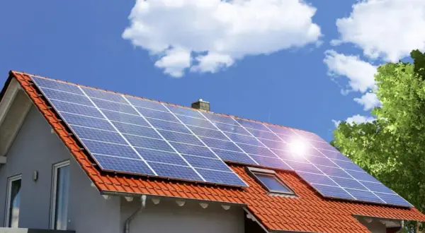 Ile prądu wyprodukuje elektrownia fotowoltaiczna 7 kW dziennie? Sprawdź!