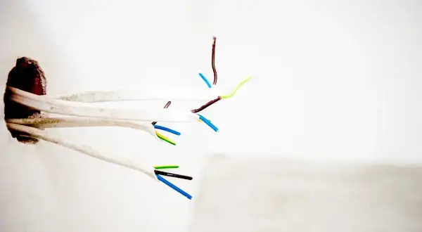 Elektryka w domu o czym pamiętać, aby uniknąć kosztownych błędów