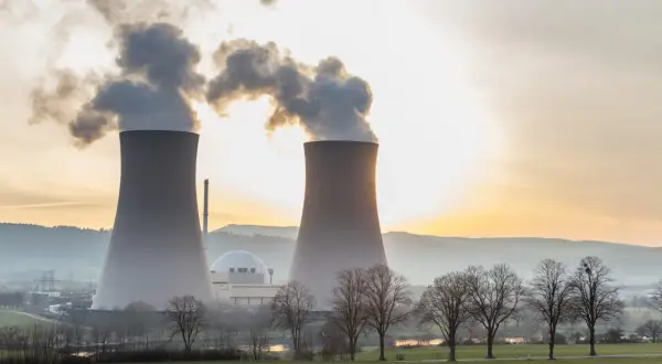 Skąd paliwo do elektrowni atomowej? Fakty o źródłach i bezpieczeństwie