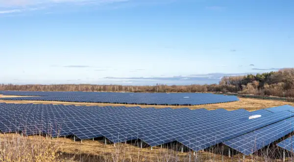 Fotowoltaika 50 kW ile wyprodukuje – co musisz wiedzieć o produkcji energii