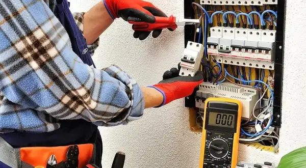 Technik elektryk jakie przedmioty rozszerzone, aby nie żałować wyboru