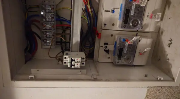 Jaką skrzynkę na licznik elektryczny wybrać, aby uniknąć problemów?