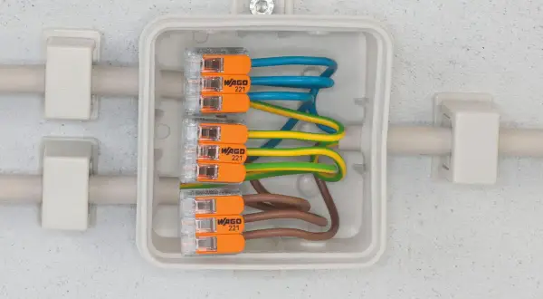 Wlz co to? Instalacja elektryczna złączkami WAGO 221.