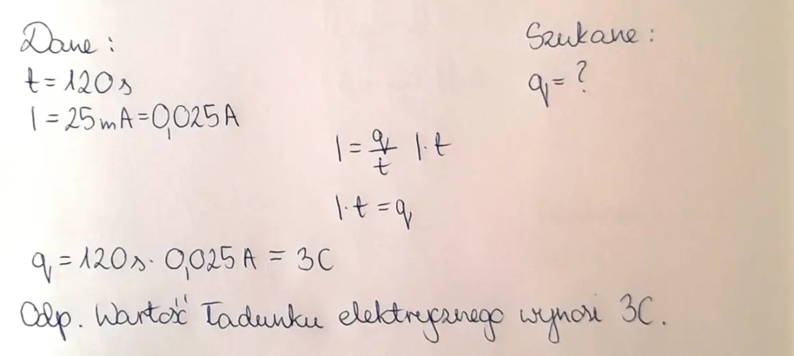 Obliczenia fizyczne: czas 120s, natężenie prądu 0,025A. Wartość ładunku elektrycznego wynosi 3C.