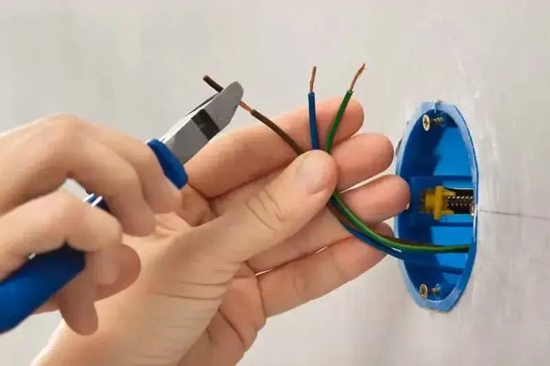Zdjęcie Ile kosztuje wymiana elektryki w mieszkaniu? Sprawdź, co wpływa na cenę